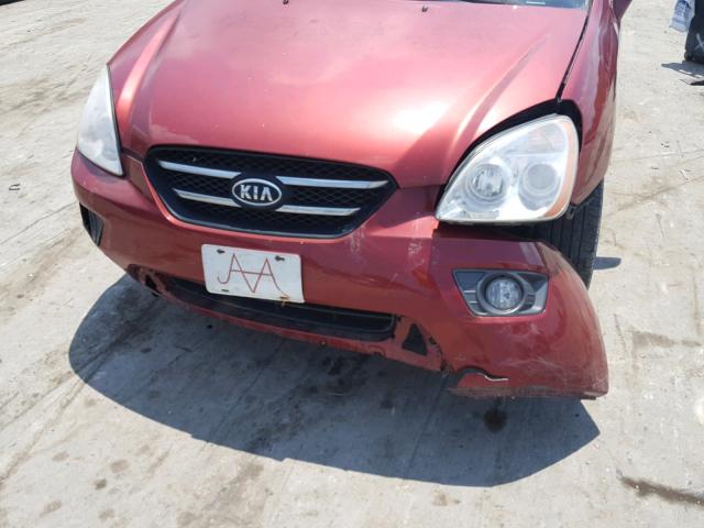 KNAFG525177023989 - 2007 KIA RONDO BASE RED photo 9