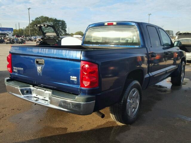 1D7HE48N55S265686 - 2005 DODGE DAKOTA BLUE photo 4