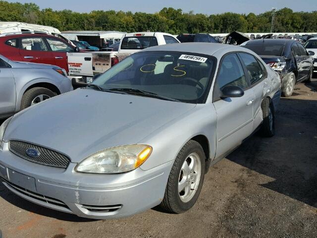 1FAFP53U87A218828 - 2007 FORD TAURUS SE SILVER photo 2