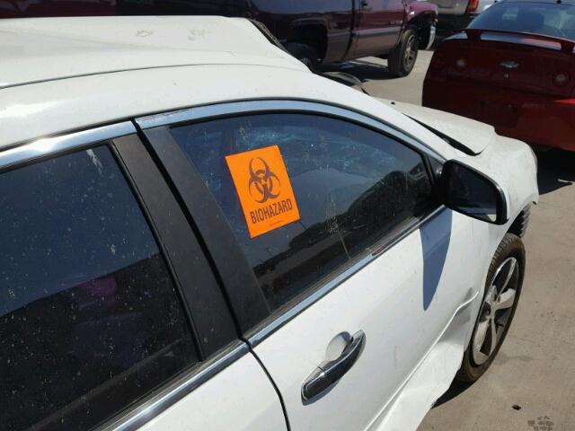 1G1ZC5E02CF124429 - 2012 CHEVROLET MALIBU 1LT WHITE photo 5