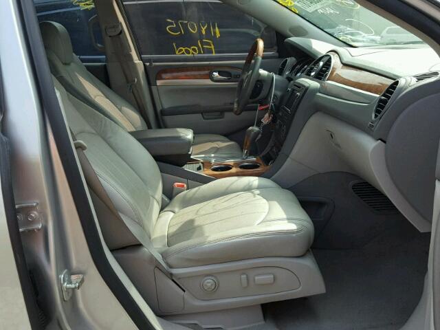 5GAER23738J104862 - 2008 BUICK ENCLAVE SILVER photo 5