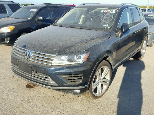 WVGGF7BP7HD002196 - 2017 VOLKSWAGEN TOUAREG EX BLACK photo 2
