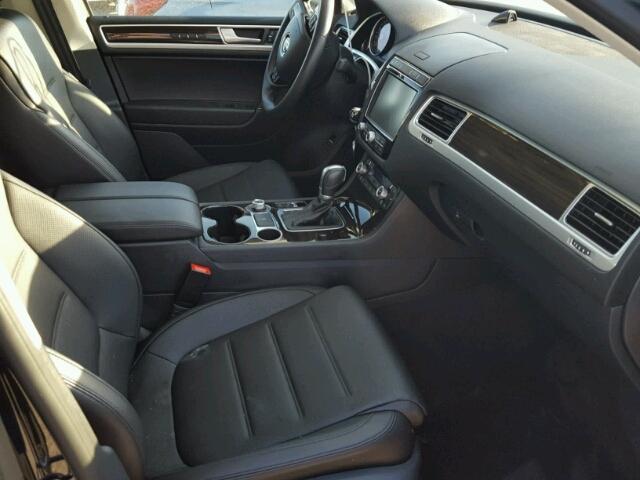 WVGGF7BP7HD002196 - 2017 VOLKSWAGEN TOUAREG EX BLACK photo 5