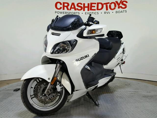 JS1CP51AX92101295 - 2009 SUZUKI AN650 WHITE photo 4