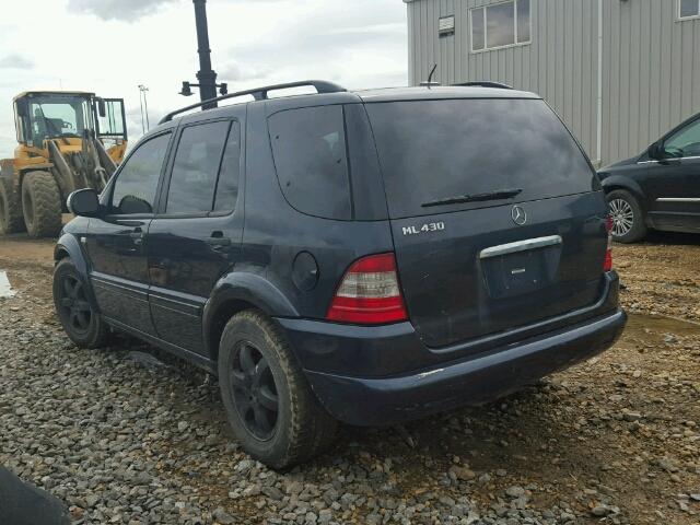 4JGAB72E4YA216516 - 2000 MERCEDES-BENZ ML 430 蓝色 照片 3
