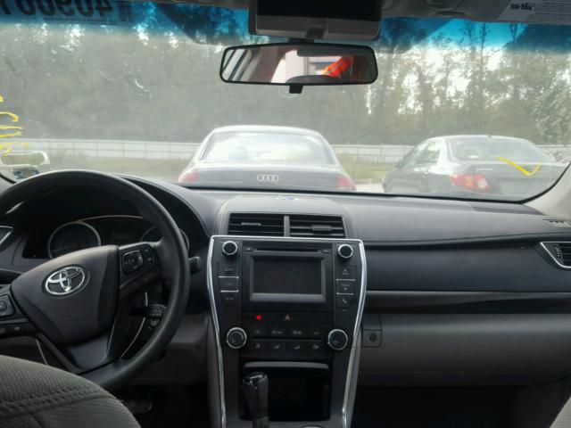 4T1BF1FK8GU999150 - 2016 TOYOTA CAMRY LE 银色 照片 9