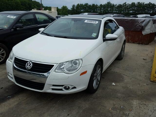 WVWFA71F79V007241 - 2009 VOLKSWAGEN EOS LUX 白色 照片 2