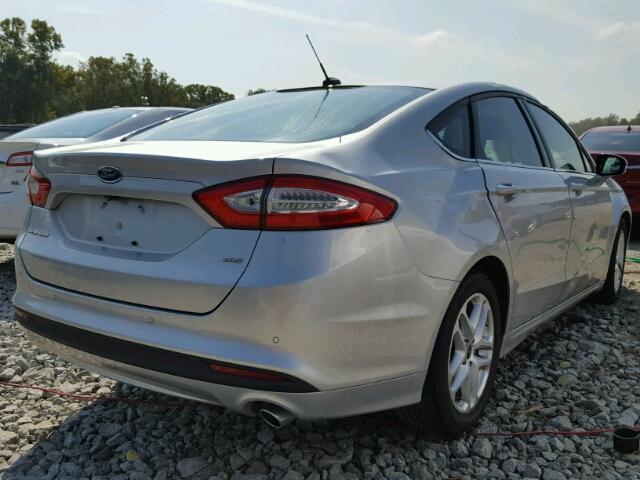 3FA6P0H75FR236231 - 2015 FORD FUSION SE SILVER photo 4