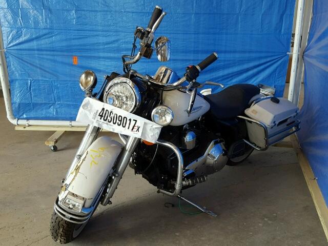 1HD1FHW175Y671223 - 2005 HARLEY-DAVIDSON FLHPI WHITE photo 2