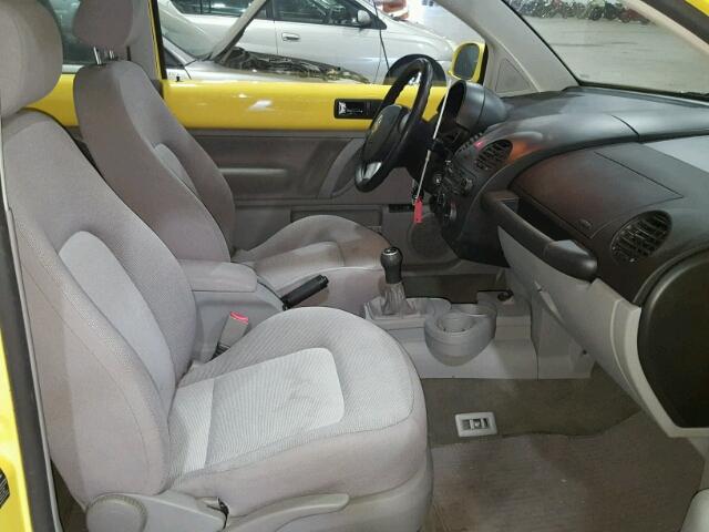 3VWCK31C94M411799 - 2004 VOLKSWAGEN NEW BEETLE 黄色 照片 5