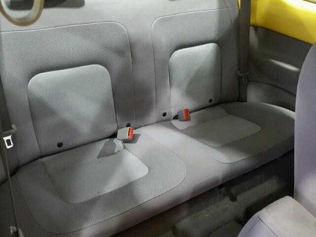 3VWCK31C94M411799 - 2004 VOLKSWAGEN NEW BEETLE 黄色 照片 6