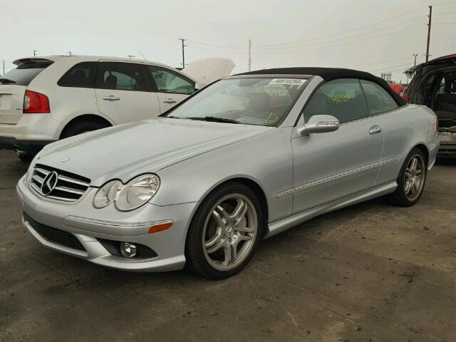 WDBTK72F48T096063 - 2008 MERCEDES-BENZ CLK 550 SILVER photo 2