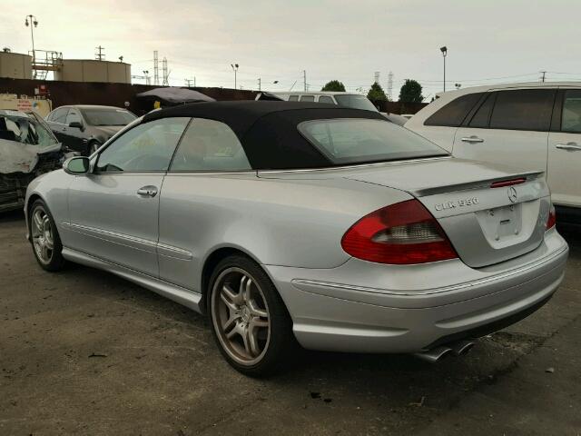 WDBTK72F48T096063 - 2008 MERCEDES-BENZ CLK 550 SILVER photo 3