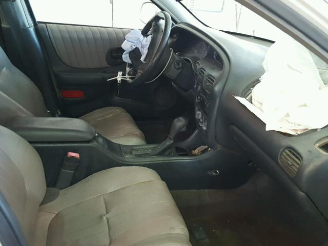 1G2WP52K61F189466 - 2001 PONTIAC GRAND PRIX WHITE photo 5