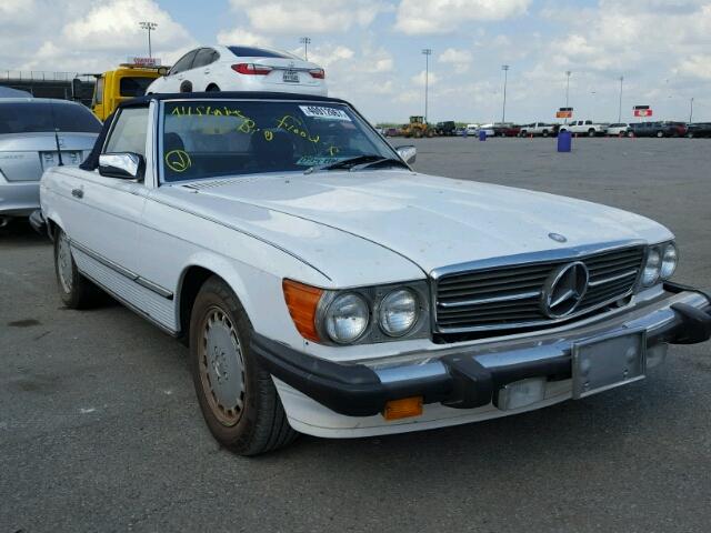 WDBBA48D4HA072263 - 1987 MERCEDES-BENZ 560 SL WHITE photo 1