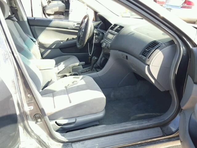 1HGCM56405A118304 - 2005 HONDA ACCORD GRAY photo 5