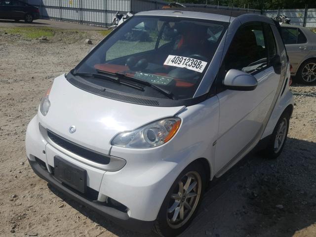 WMEEK31X28K188308 - 2008 SMART FORTWO PAS WHITE photo 2