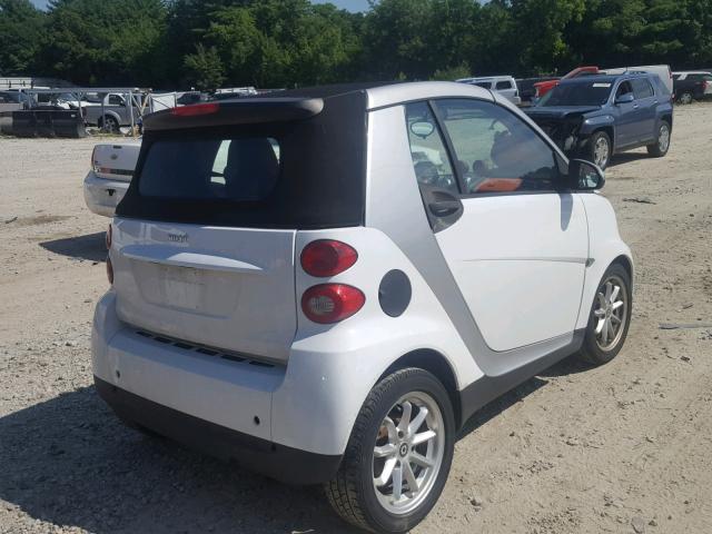 WMEEK31X28K188308 - 2008 SMART FORTWO PAS 白色 照片 4