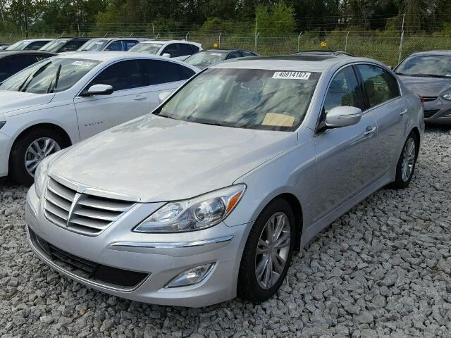 KMHGC4DD3CU194445 - 2012 HYUNDAI GENESIS SILVER photo 2