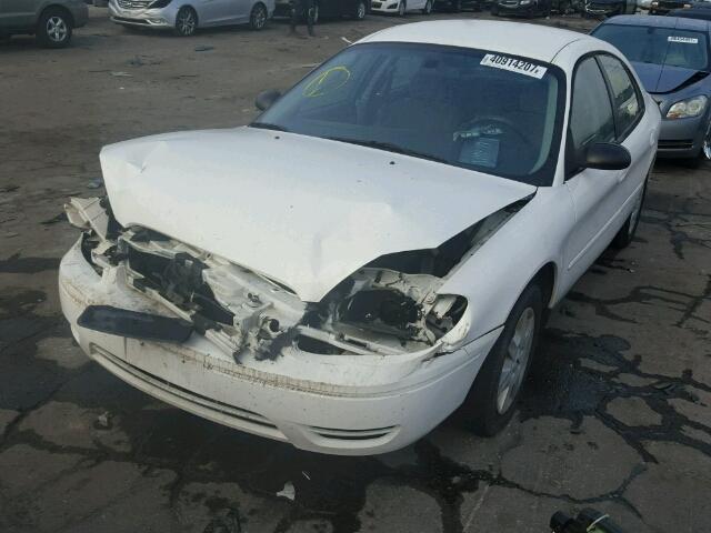 1FAFP53U17A124354 - 2007 FORD TAURUS SE WHITE photo 2