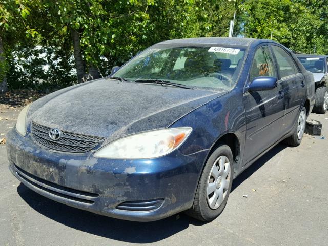 JTDBE32K020036557 - 2002 TOYOTA CAMRY LE ლურჯი ფოტო 2