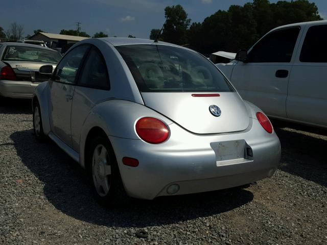 3VWCA21C7YM439197 - 2000 VOLKSWAGEN NEW BEETLE ვერცხლისფერი ფოტო 3