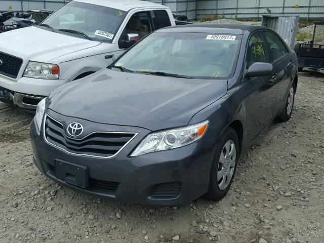 4T1BF3EK1BU638428 - 2011 TOYOTA CAMRY GRAY photo 2