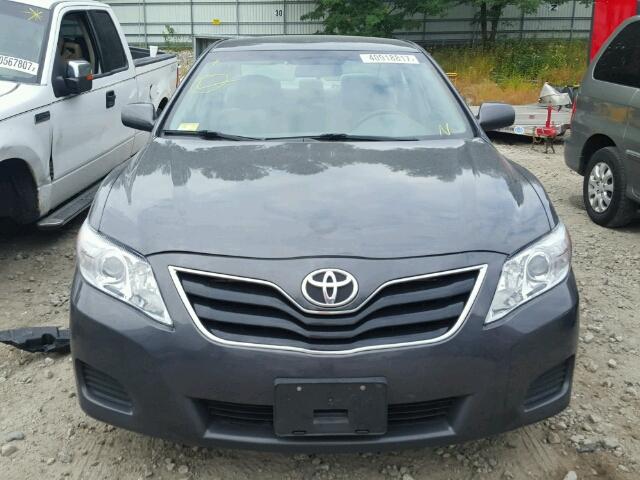 4T1BF3EK1BU638428 - 2011 TOYOTA CAMRY GRAY photo 9