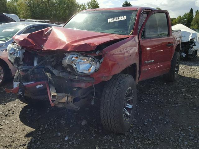 3TMLU4EN6CM091600 - 2012 TOYOTA TACOMA RED photo 2