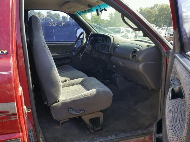 1B7HF16Z4XS224609 - 1999 DODGE RAM მუქწითელი ფოტო 5