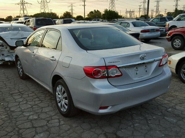 2T1BU4EE8DC009498 - 2013 TOYOTA COROLLA BA SILVER photo 3