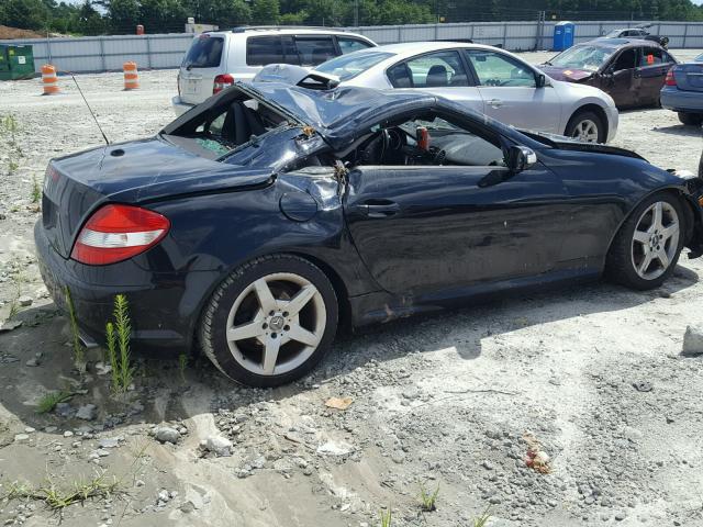 WDBWK54FX6F076782 - 2006 MERCEDES-BENZ SLK 280 BLACK photo 4