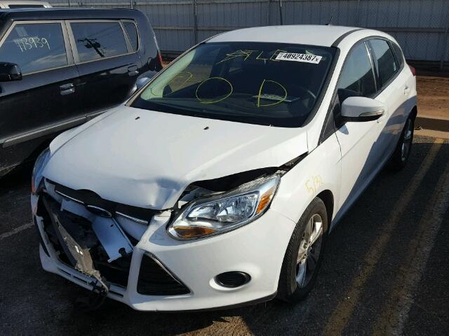 1FADP3K21DL243808 - 2013 FORD FOCUS WHITE photo 2