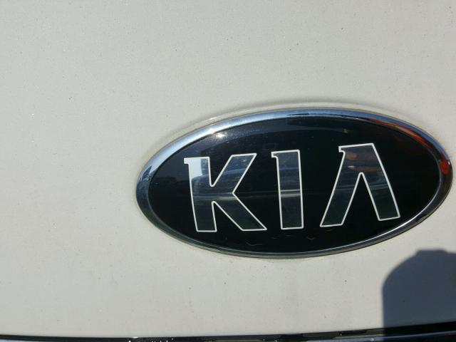 KNALN4D71G5215183 - 2016 KIA CADENZA WHITE photo 8