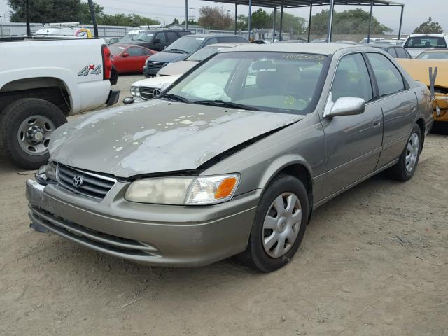 JT2BG22K5Y0412806 - 2000 TOYOTA CAMRY GRAY photo 2