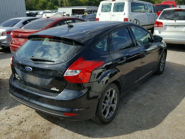 1FADP3K22EL305489 - 2014 FORD FOCUS SE BLACK photo 4