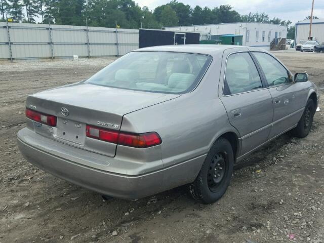 4T1BG22K5WU330714 - 1998 TOYOTA CAMRY CE GRAY photo 4