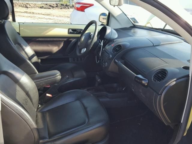 3VWRF31YX6M315628 - 2006 VOLKSWAGEN NEW BEETLE 黄色 照片 5