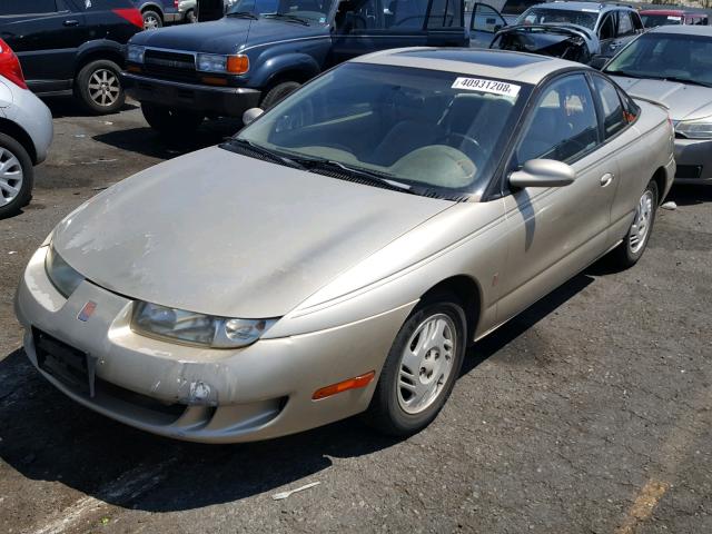 1G8ZR1275XZ282309 - 1999 SATURN SC2 GOLD photo 2