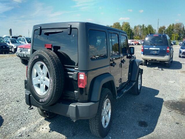 1C4BJWDG8EL211923 - 2014 JEEP WRANGLER U BLACK photo 4