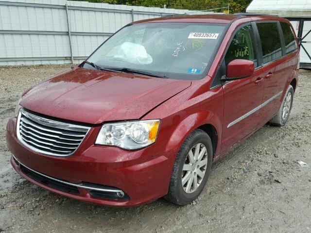 2C4RC1BG2DR540637 - 2013 CHRYSLER TOWN & COU MAROON photo 2