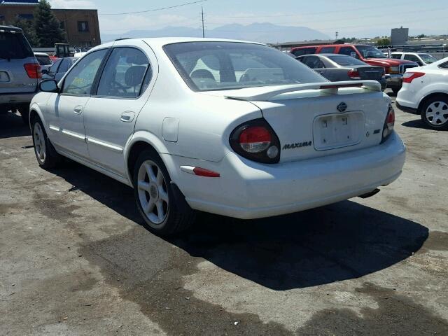 JN1CA31D41T811171 - 2001 NISSAN MAXIMA GXE WHITE photo 3