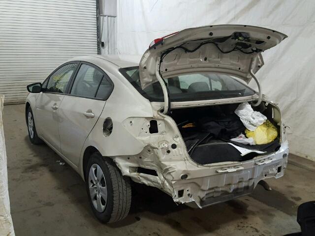 KNAFK4A68F5333568 - 2015 KIA FORTE LX WHITE photo 3