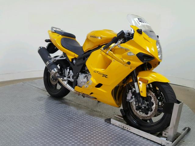 KM4MP578X81602882 - 2008 HYOSUNG GT650 YELLOW photo 2