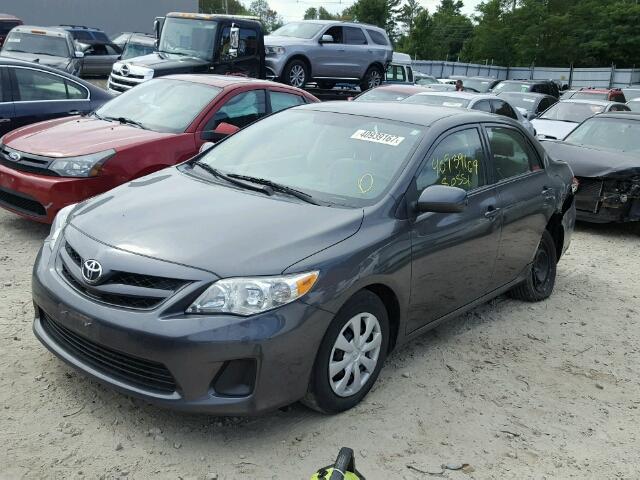 2T1BU4EE5DC993998 - 2013 TOYOTA COROLLA BA GRAY photo 2