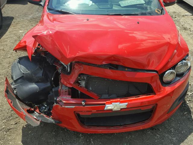 1G1JA5SH4E4186622 - 2014 CHEVROLET SONIC LS RED photo 7