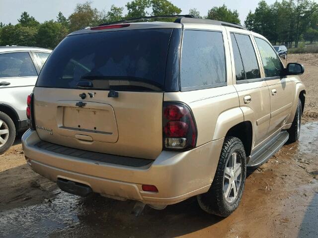 1GNDT13S172198671 - 2007 CHEVROLET TRAILBLAZE TAN photo 4