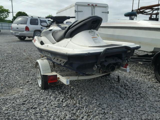 HPSA1370C404 - 2004 HONDA MARINE/TRL WHITE photo 3