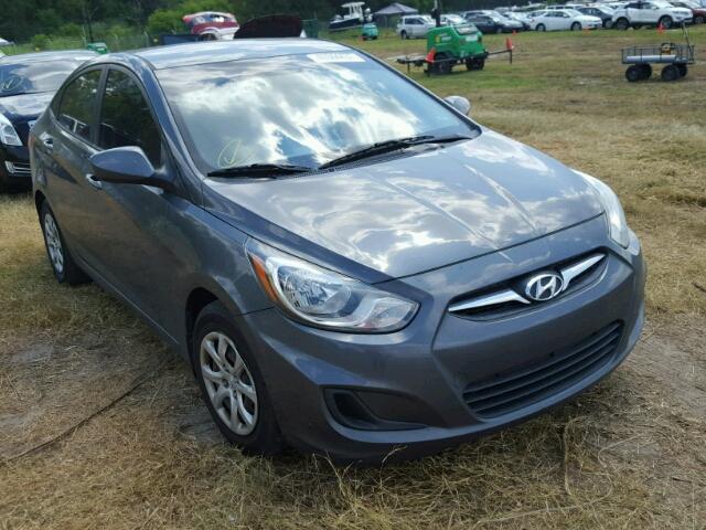 KMHCT4AE6DU275484 - 2013 HYUNDAI ACCENT GRAY photo 1