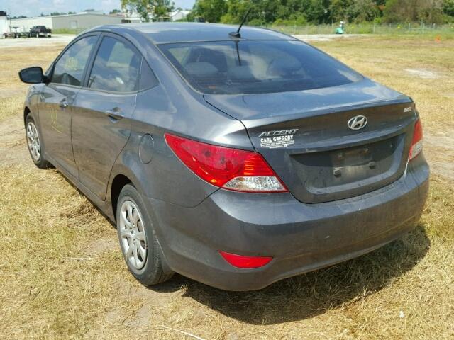 KMHCT4AE6DU275484 - 2013 HYUNDAI ACCENT GRAY photo 3